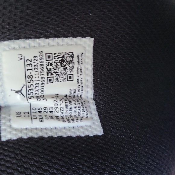 NIB Nike Air Jordan 1 Retro Low Mens Size 11 White/Black-White - Picture 10 of 10